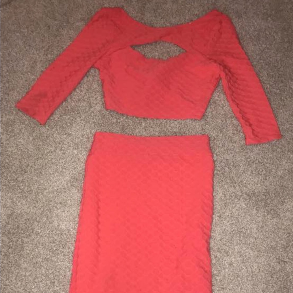 Two piece skirt set